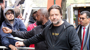 Russell Crowe tényleg egy kövér, leharcolt vénember lett