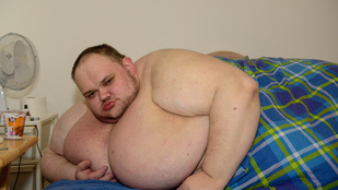 Napi 10 ezer kalóriát eszik meg Nagy-Britannia legkövérebb embere