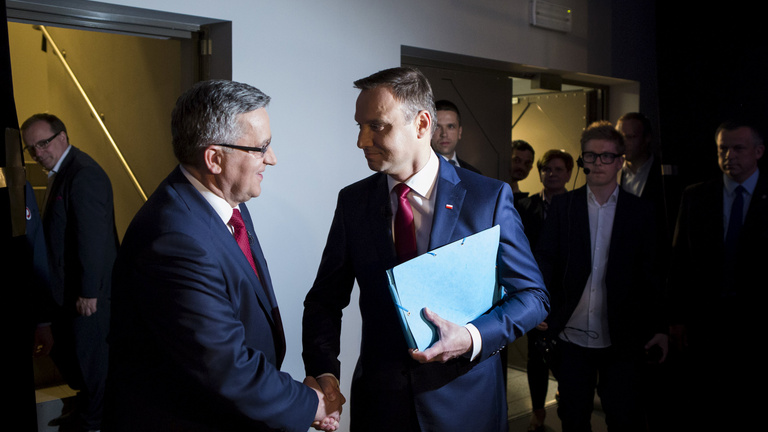 Hogy lett Orbán Viktor fenyegetés a lengyel elnökválasztáson?