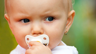Már a fülbevaló is gyerekbántalmazásnak számít?