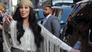 Cher 70 éves korára újra hippi lett