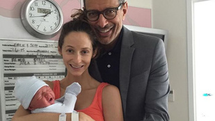 Jeff Goldblum megmutatta újszülött kisfiát