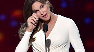 Caitlyn Jenner elégedetlen férfias hangjával