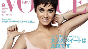 Eldönthetetlen: Katy Perry rövid haja, a tekintete, vagy dekoltázsa dögösebb?