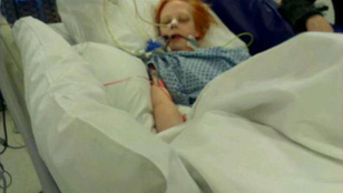 Megrázó fotókat posztolt az anya kórházi ágyán haldokló lányáról