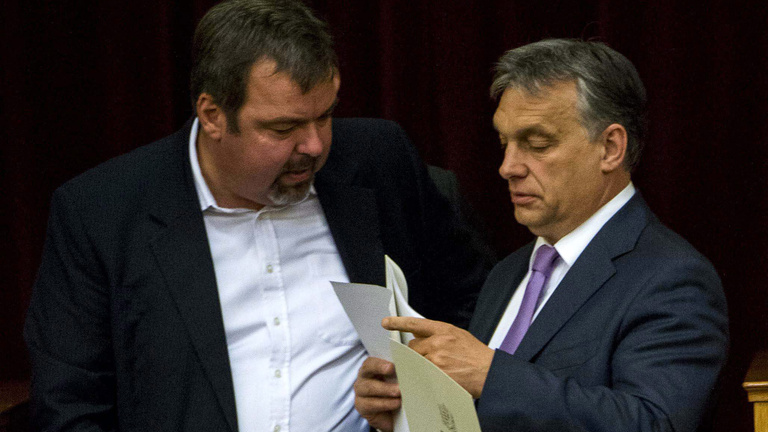 Orbán kérdőre vonta L. Simont a rákellenes barackmag miatt