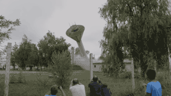 Felrobbantották a régi víztornyot Lajosmizsén