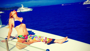 Lindsay Lohannek bejött az élet, pasija hajóján nyaral, pasija nélkül