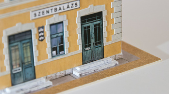 Hát lehet klasszabb szenvedély, mint a Papírbakteré? Fényképekből készült 3D vasútállomás-makettek, természetesen papírból