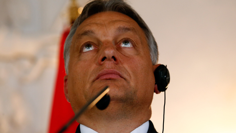 Orbán olyan utódot akar, akinek van gógyija, és tud ultizni