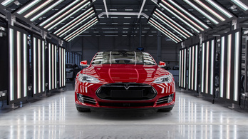 Európában nyitott gyártósort a Tesla