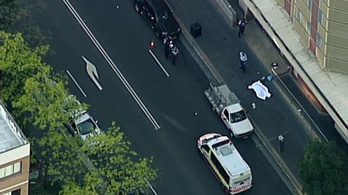 Lövöldözés volt Sydneyben egy rendőrkapitányság előtt, két ember meghalt