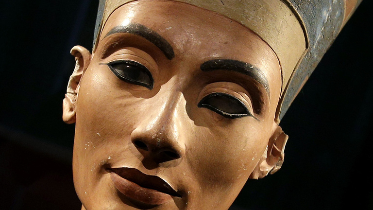 Kétségbeesetten keresik Tutanhamon anyját