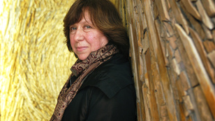 Szvetlana Alekszijevics belarusz újságíró és író kapta az irodalmi Nobel-díjat