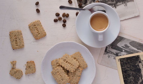 Koffeinfüggők figyelem: kávéadag omlós kekszben