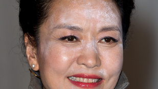 A kínai first lady is átesett a kötelező sminkbaleseten