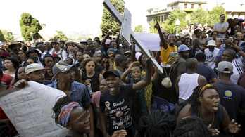 Több ezer diák forrong Dél-Afrikában