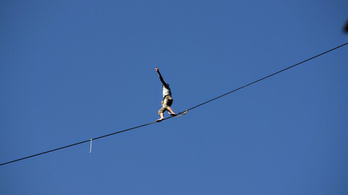 Highline-rekordkísérlet a cseszneki várnál