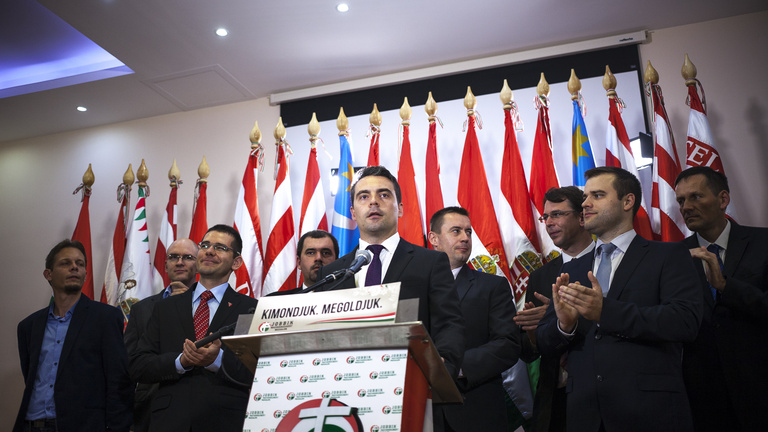 A szerb kormány nekiment a Jobbiknak