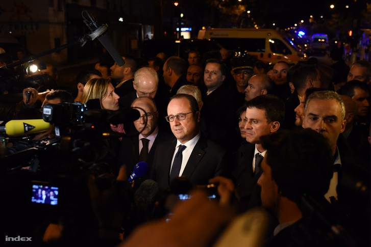 Francois Hollande is a mészárlás helyszínére ment. A  francia köztársasági elnök a párizsi terrortámadások legvéresebb helyszínén, a Bataclan koncertteremnél tett szemléje után "könyörtelen háborút" hirdetett a terroristák ellen.