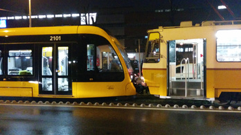 Kitiltották Budapest utcáiról a világ leghosszabb villamosát