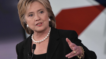 Clinton: Megverni kell az ISIS-t, nem feltartóztatni