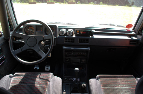 Funkcionalitás és forma a nyolcvanas évekből. Akinek luxus kell, vegyen Range-Rovert.