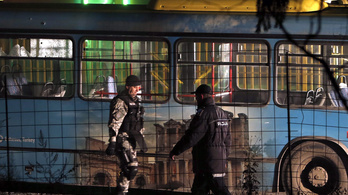 Feltételezett terroristák miatt razziázik a bosnyák rendőrség