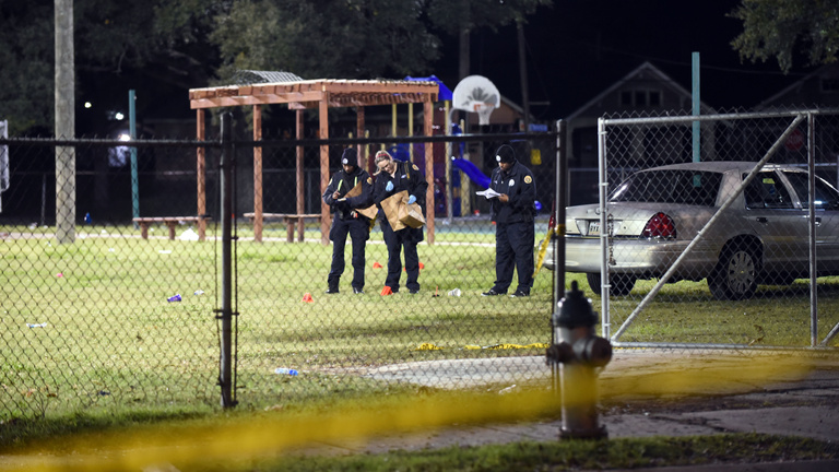 Lövöldözés egy New Orleans-i játszótéren