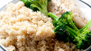 Ezekkel az ételekkel fogyhat: quinoás brokkoli, joghurttal