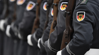 Húsz iszlamistát azonosítottak a német hadseregben