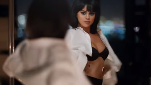 Nyilván: fehérneműben vonaglik új klipjében Selena Gomez