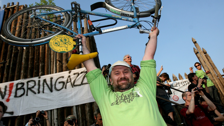 Felszabadítaná a Lánchidat az autósoktól a biciklisek új elnöke