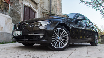 BMW 330i xDrive Luxury Line – 2015.