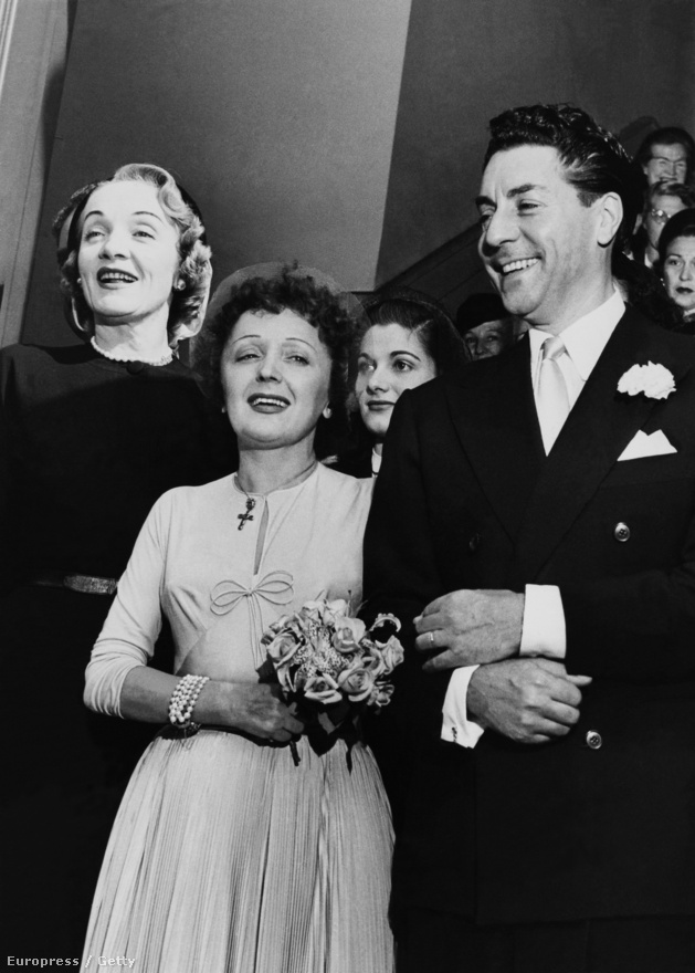 Bár Edith szíve Marcelé maradt, egy újabb férfi tűnt fel az életlében: Jacques Pills sanzonénekes, akihez 1952-ben feleségül ment. Mint a képen is látható, házassági tanúnak nem mást kért fel, mint barátnőjét, Marlene Dietricht. Edith és Jacues nászútja amerikai turné is lett egyben: New York után Hollywoodba, San Fransiscóba és Las Vegasba is eljutott.