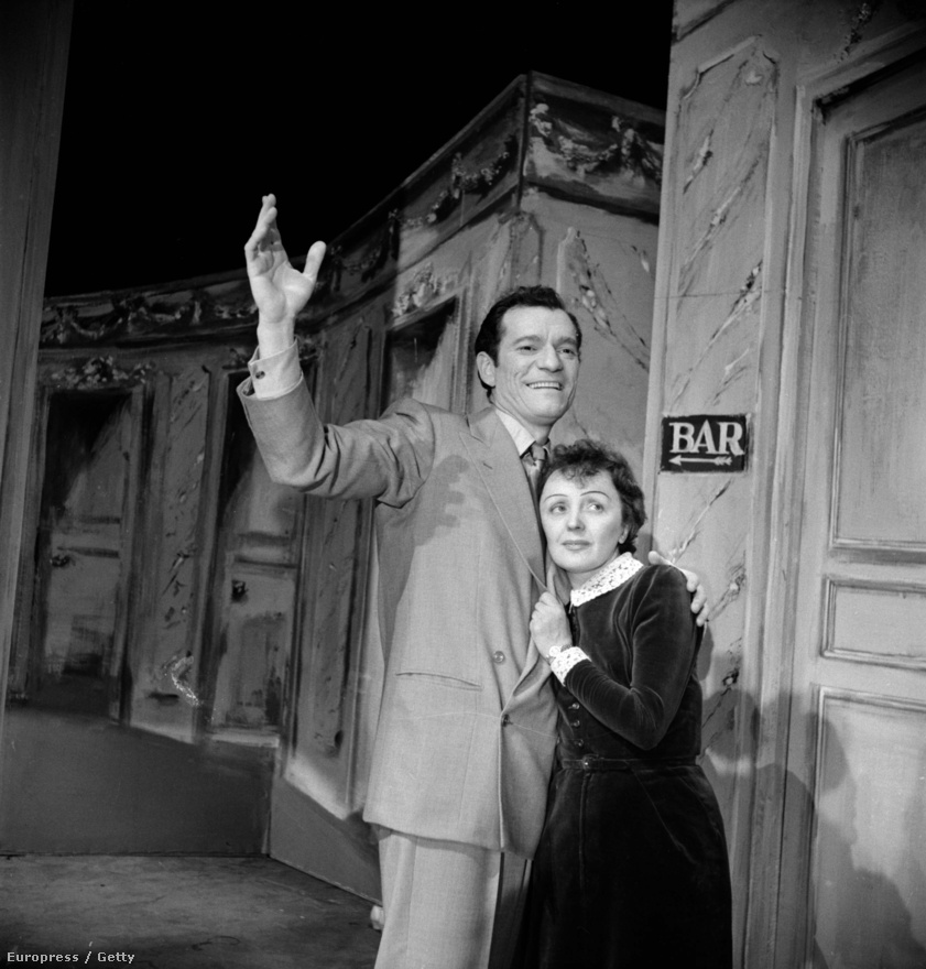 1951 újabb fontos dátum. Az ABC mulatóban bemutatták a La P'tite Lili (Kis Lili) című zenés vígjátékot a képen látható felfedezettjével, a később híressé vált Eddie Constantine-nal. A vígjáták frenetikus sikerrel futott, de hét hónapután Edith autóbalesete véget vetett a sorozatnak. A Charles Aznavourral turnézó Edith súlyosan megsérült. Ebből felépül, ám a fájdalomcsillapításra kapott morfium miatt kábítószerfüggő lett.