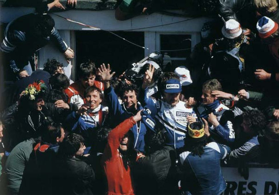 Az 1985. évi Le Mans-i huszonnégy órás versenyről túl sok fotó nem kering az interneten. Márpedig akkor kettős győzelmet aratott a GSX-R 750. Az aranyérmes csapatot Bernard Millet, Guy Bertin és Philippe Guichon alkotta.