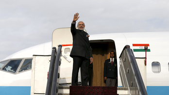 Bejelentés nélkül jelent meg az indiai miniszterelnök Pakisztánban