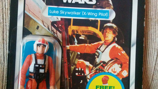 Több mint 30 év után, de megkapta a hőn áhított Star Wars figurát