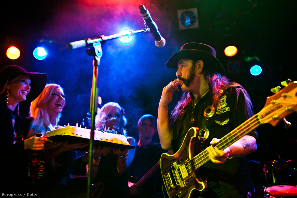 2011. december 23. Lemmy-t a 66. születésnapján tortával köszöntik a Roxy Theatre színapdán barátai. Születésnapján általában koncertezett, vagy barátai tartottak neki meglepetéskoncertet. 1995-ben, az ötvenedik születésnapjára a Metallica tagjai közel egyórás Motörhead programot játszottak, Lemmynek öltözve és Lemmys néven, a Wishkey a Go-Go-ban. 