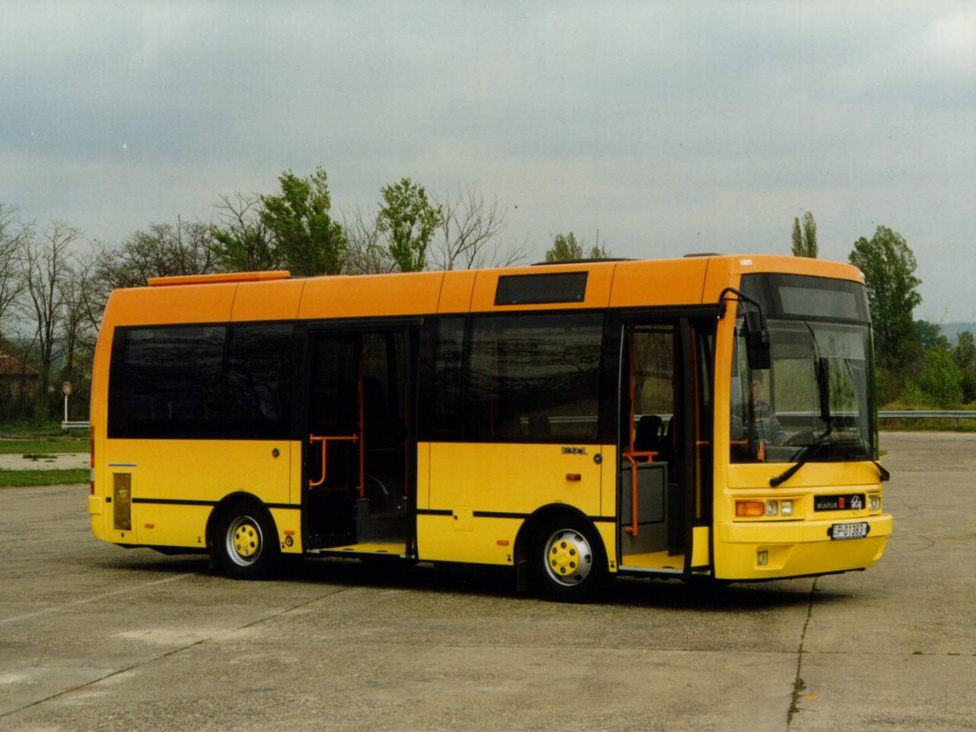 A legsikeresebb magyar midibusz, az 1998-ban bemutatott Ikarus EAG E91. A Rába- és Csepel-alvázra készült járművekből 192 darab készült az Egyedi gyáregységben