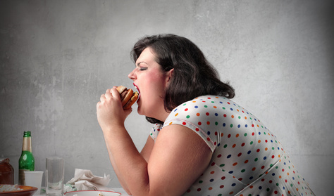 Még jobban elhíznak az önmagukkal elégedetlen kamaszlányok