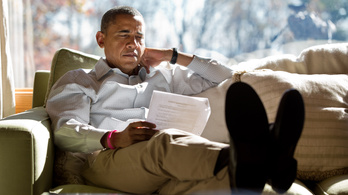 Ufókról olvas Obama a hawaii nyaralásán