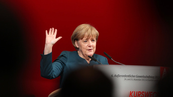 Fellázadt Merkel ellen a saját frakciója