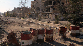 Már kéttucatnyian éhen haltak az ostromlott szír városban