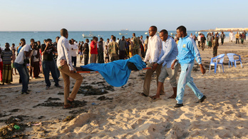 Legalább 20 halottja van a mogadishui terrortámadásnak