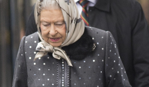 Meglepő kabátválasztás Erzsébet királynőtől