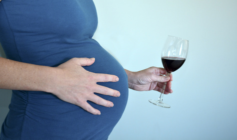 Egyáltalán ne igyon alkoholt, ha terhes