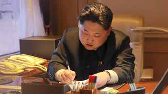 Észak-Korea elvágja a forródrótot