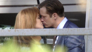 Tekintse meg Nicole Kidmant csókolózás közben